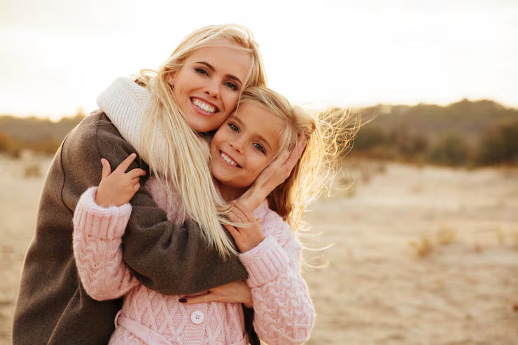 files/smiling-mother-playing-with-her-little-daughter_171337-7999.avif